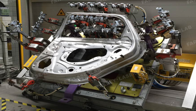 四門激光飛行焊產(chǎn)品解決方案